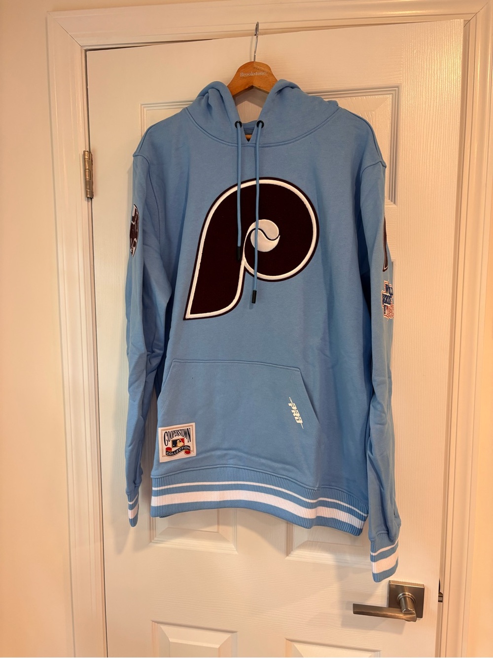 Pro Standard Philadelphia Phillies hoodie size XL NWT
